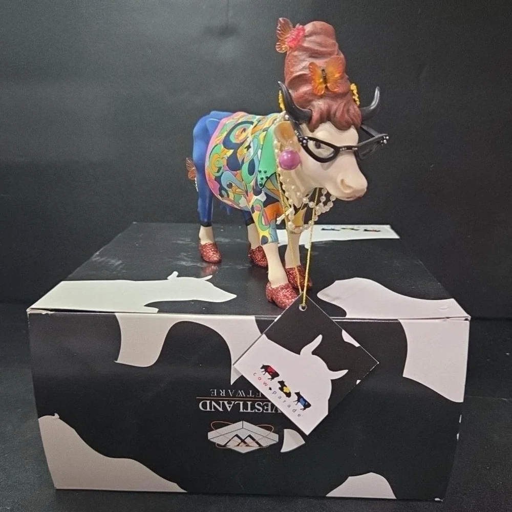 Cow Parade Beehive Bovine Figurine, Westland Giftware, #9142, Box/Tag